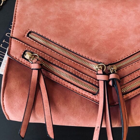 NWT Violet Ray Gold Chain Crossbody Bag Purse - Picture 2 of 6